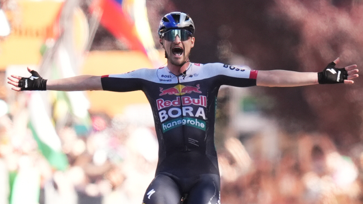 Tour d'Italie 2025 Nico Denz dépose l'échappée et rafle la 18ème étape