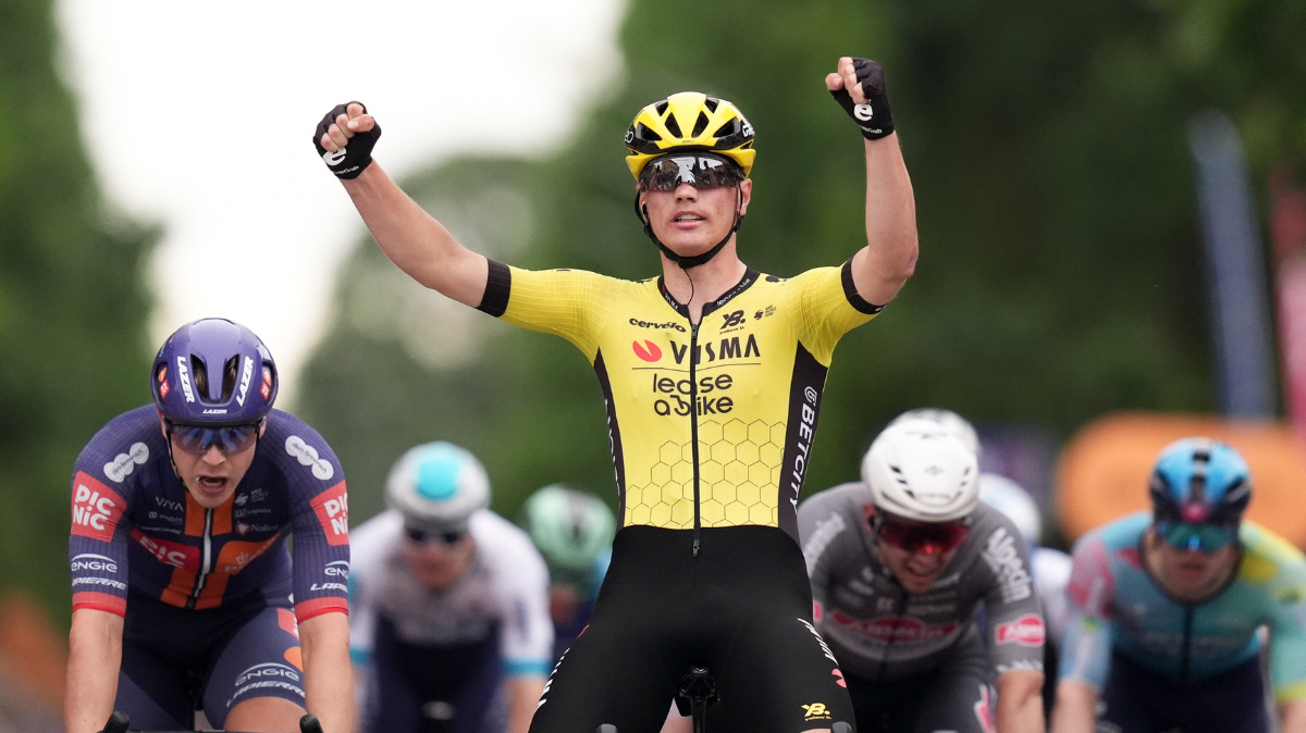 Tour d’Italie 2025 Olav Kooij remporte la 12ème étape au sprint