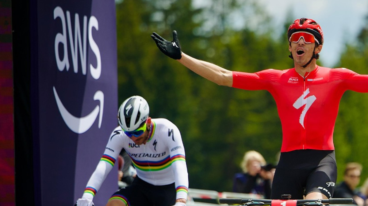 VTT XCC Nove Mesto 2025 Christopher Blevins devance d'un souffle Victor Koretzky