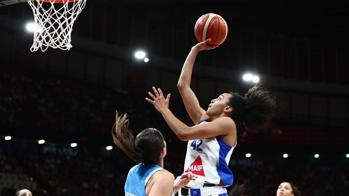 EuroBasket féminin 2025 La France domine la Grèce et se qualifie pour les quarts de finale