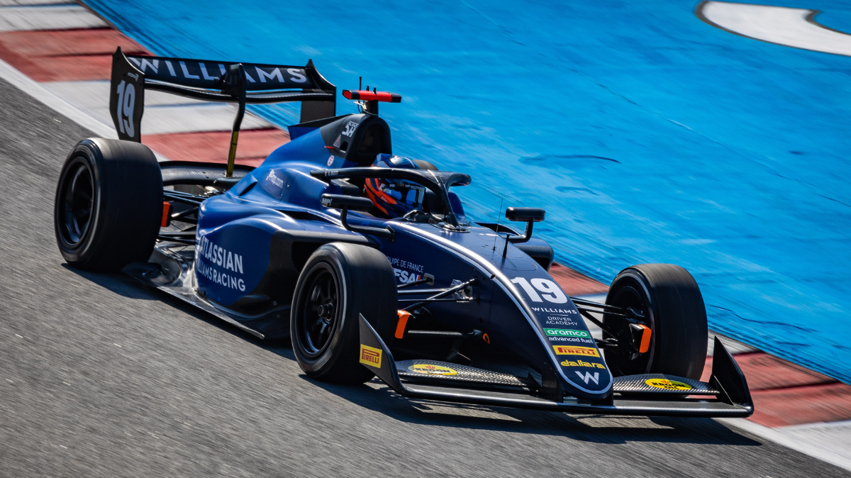 Formule 3 Autriche 2025 Alessandro Giusti sur le podium de la course sprint