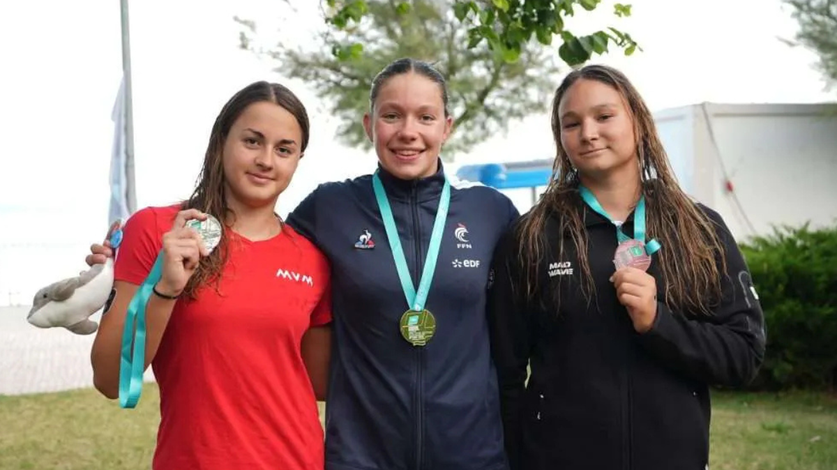 Natation en eau libre Lou-Ann Gaudaire et Émile Mesmacque champions d'Europe U19 du 3 km knockout sprint !