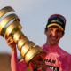 Simon Yates remporte le Tour d’Italie 2025, la dernière étape pour Olav Kooij
