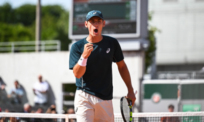 Wimbledon 2025 Valentin Royer profite de l'abandon de Stefanos Tsitsipas et passe au 2ème tour