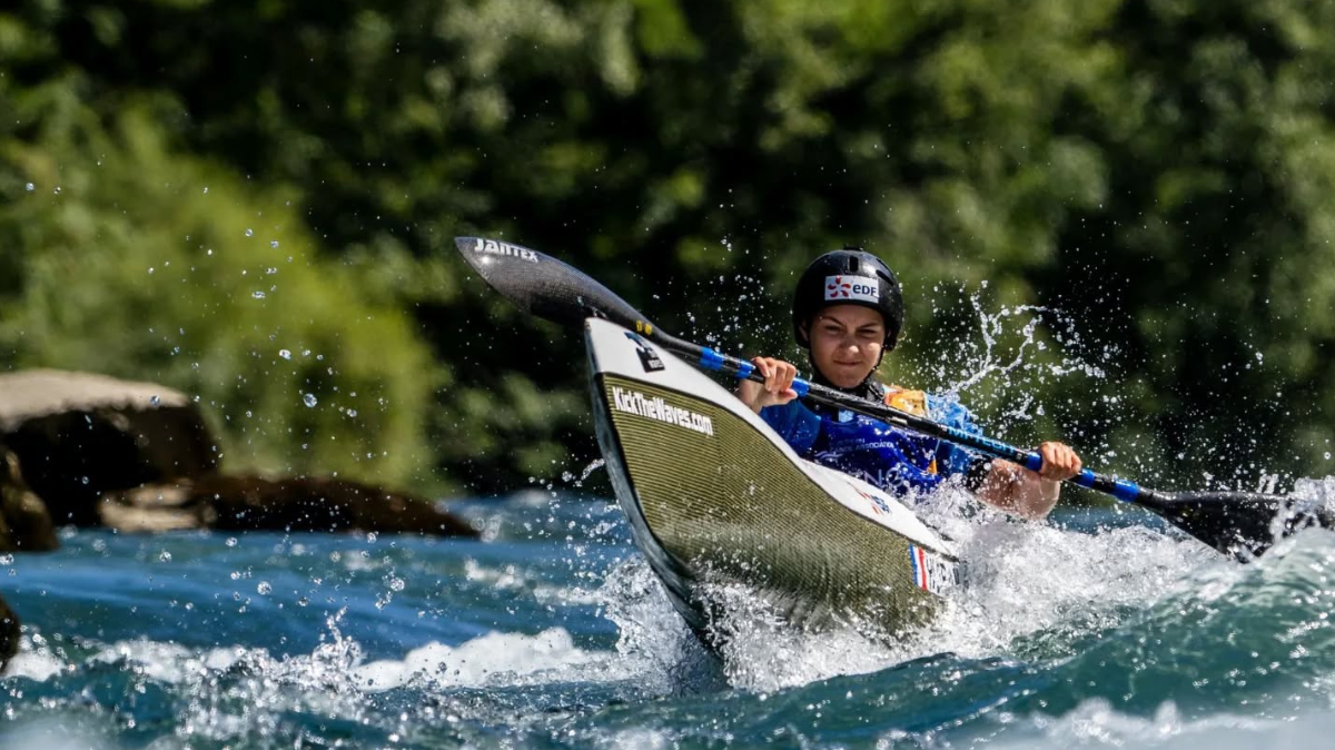 Mondiaux juniorsU23 canoë-kayak en eau vive 2025 Les Bleuets terminent avec 26 médailles dont 7 titres !