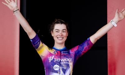 Classic Lorient Agglomération 2025 Mischa Bredewold surprend Marianne Vos et signe le triplé !
