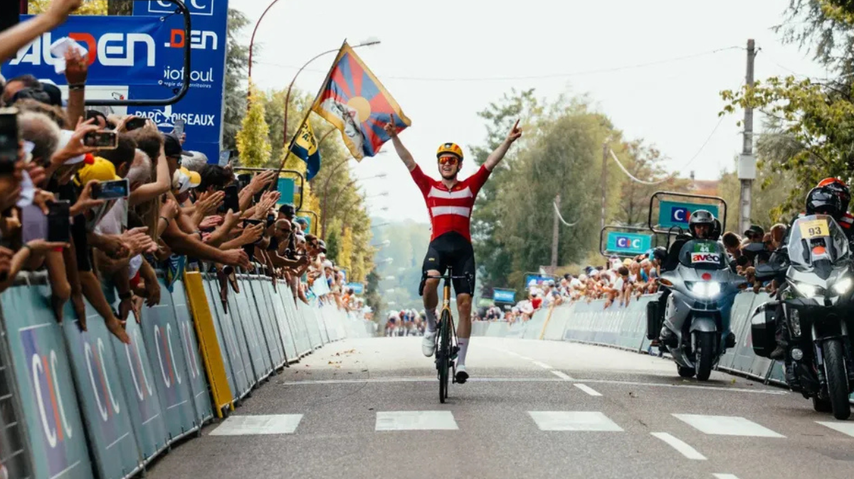Tour de l'Avenir 2025 Exploit de Carl-Frederik Bévort, vainqueur en solitaire sur la 3ème étape