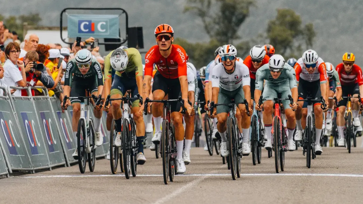 Tour de l'Avenir 2025 Mathieu Kockelmann remporte la 4ème étape au sprint