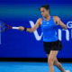 US Open 2025 Battue par Kamilla Rakhimova, Caroline Garcia range ses raquettes