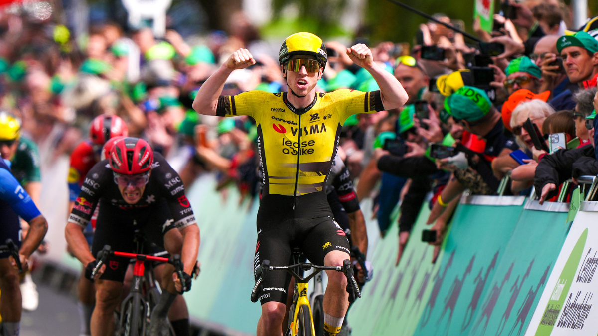 Tour de Grande-Bretagne 2025 Lancé sur un plateau par Olav Kooij, Matthew Brennan remporte la 3ème étape (1)