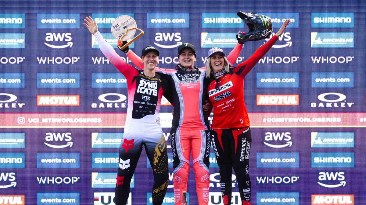 VTT Descente Marine Cabirou s'impose à Mont-Sainte-Anne, podium pour Myriam Nicole