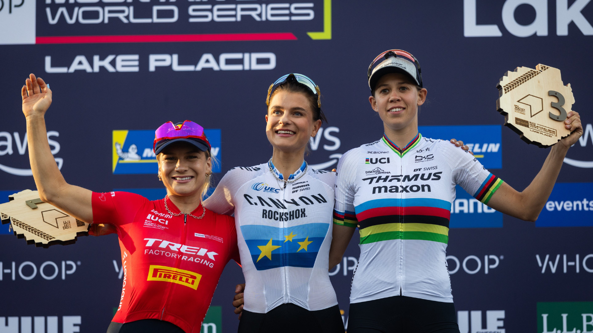 VTT Lake Placid 2025 Jenny Rissveds rafle la mise sur le XCC