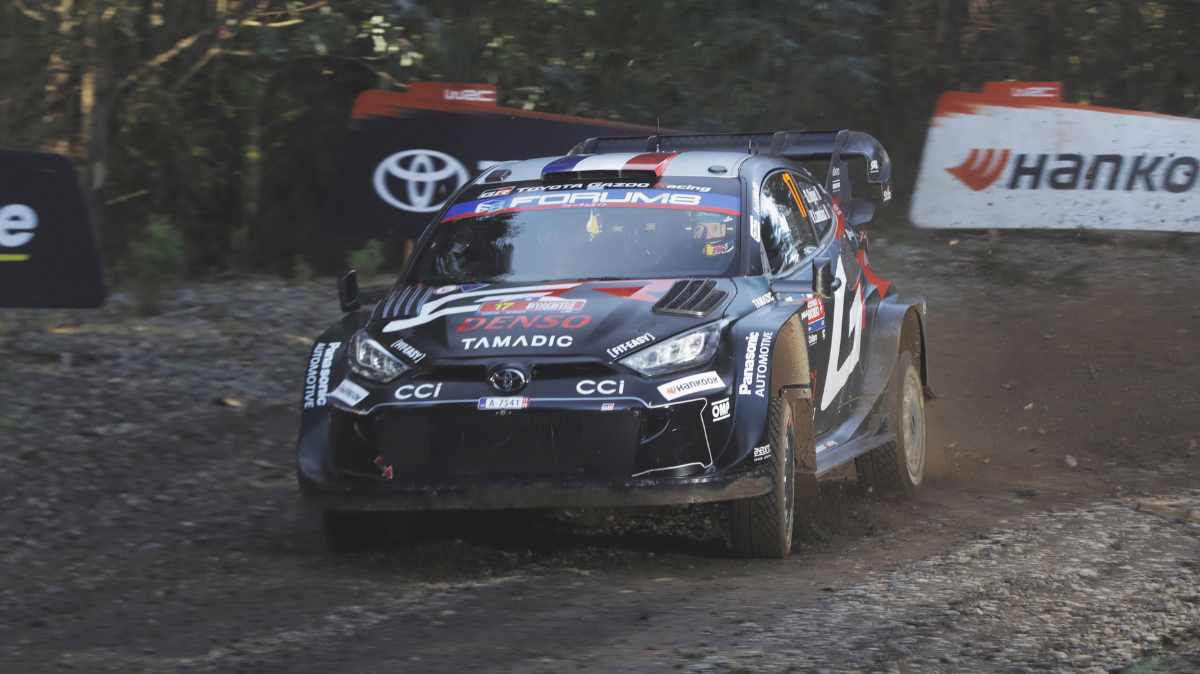 Sébastien Ogier devance Elfyn Evans sur la super spéciale du Rallye d'Arabie Saoudite