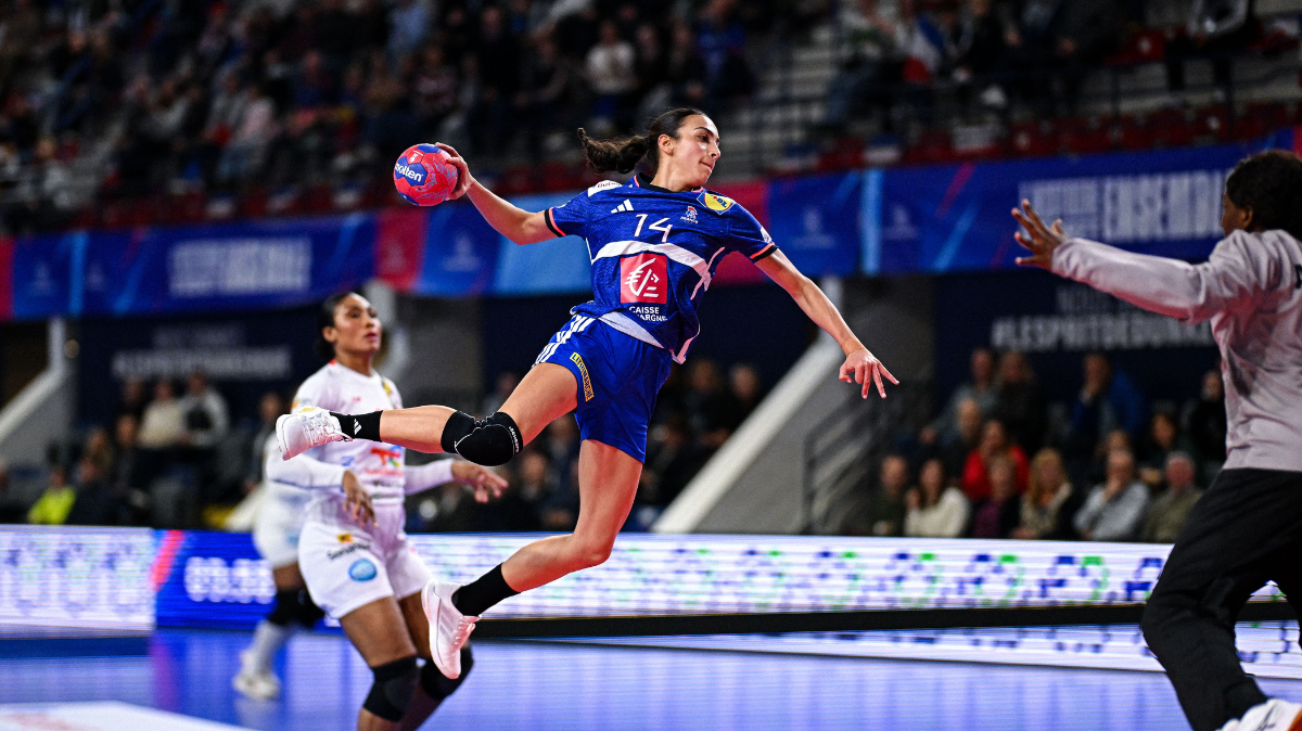 Victoire en deux temps pour la France les Bleues du handball lancent leur préparation pour le Mondial
