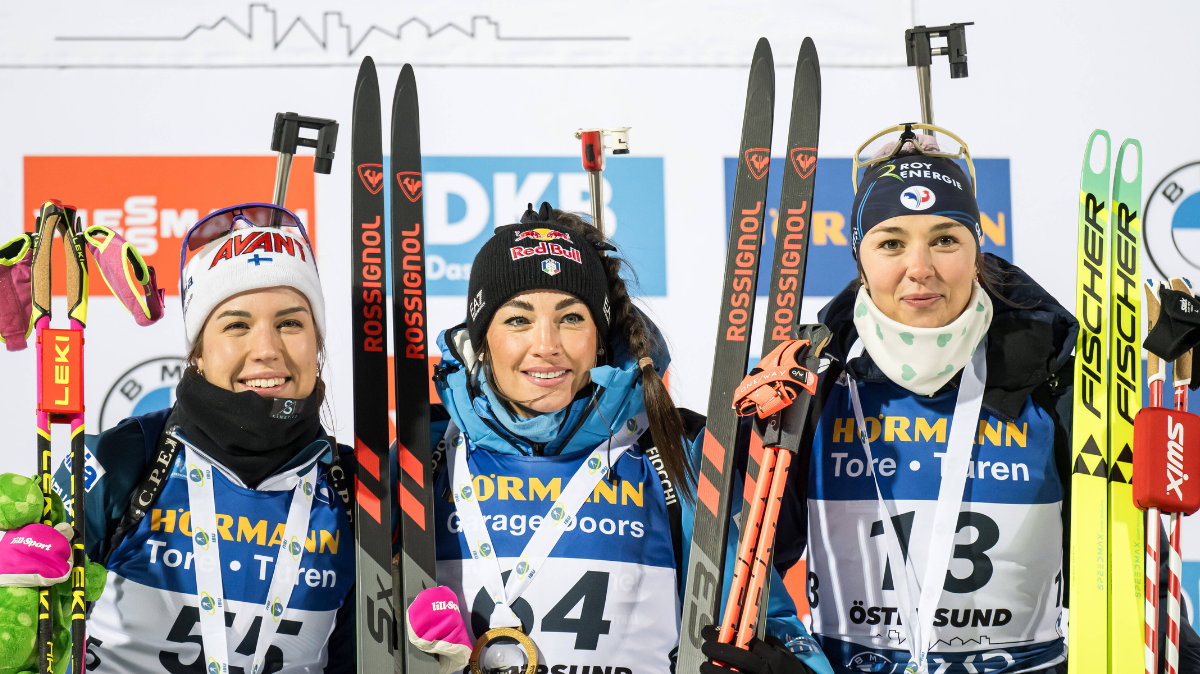 Individuel féminin fou à Ostersund Camille Bened sur le podium, victoire de l'éternelle Dorothea Wierer