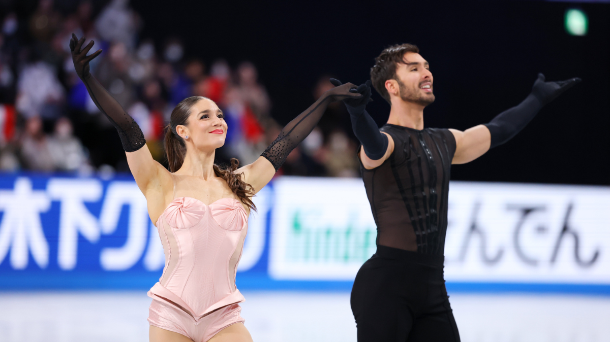Malgré une chute, Guillaume Cizeron et Laurence Fournier Beaudry prennent l'argent à la finale du Grand Prix ISU