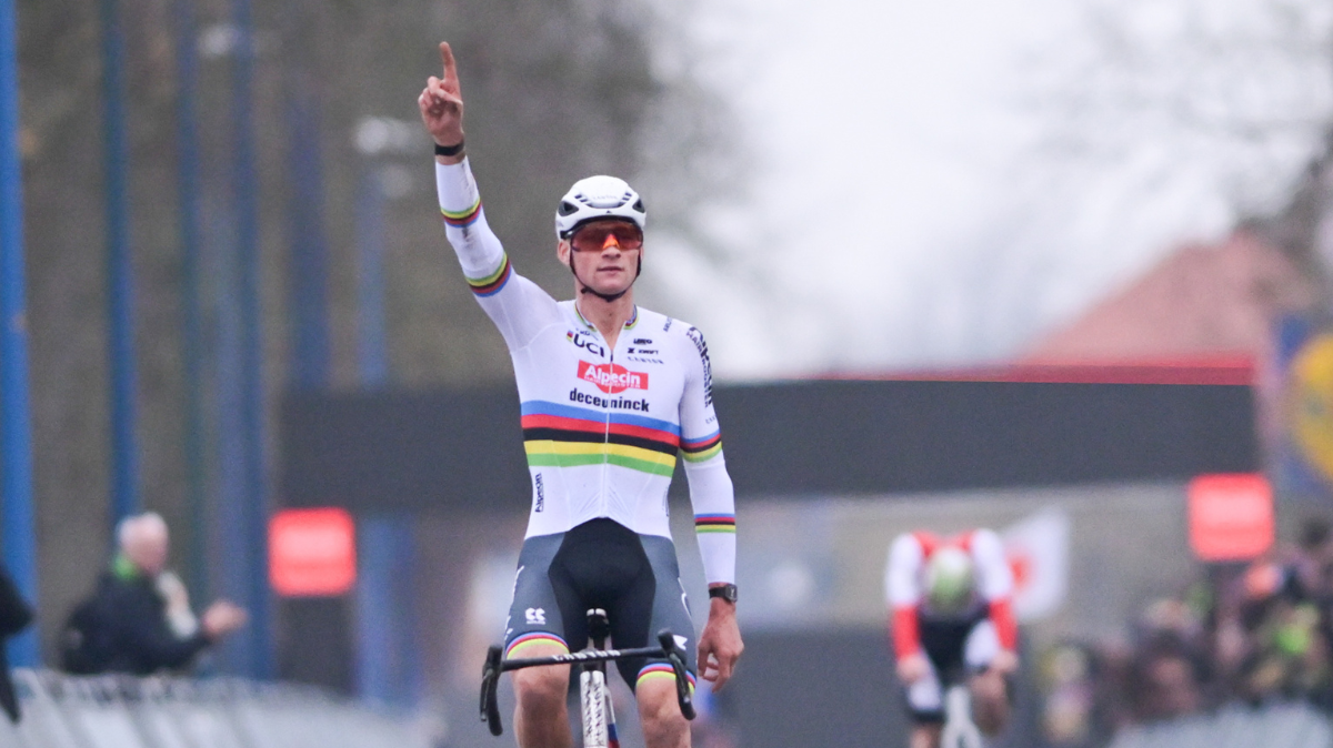 Mathieu van der Poel écrase (encore) la concurrence dans le sable de Koksijde (1)