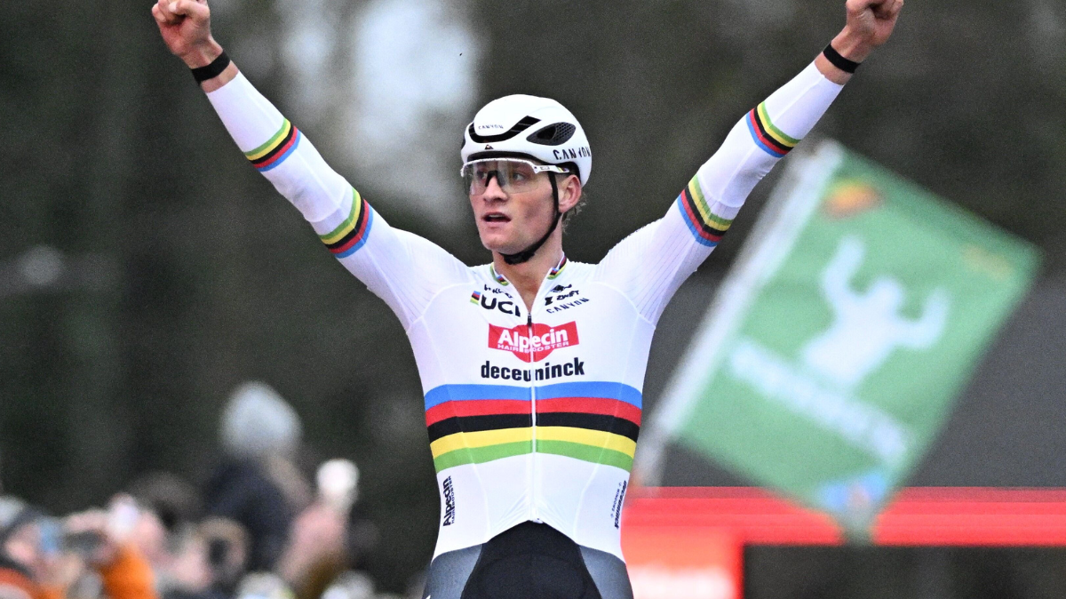 Trop fort dans le sable, Mathieu van der Poel s'offre une promenade de santé à Anvers