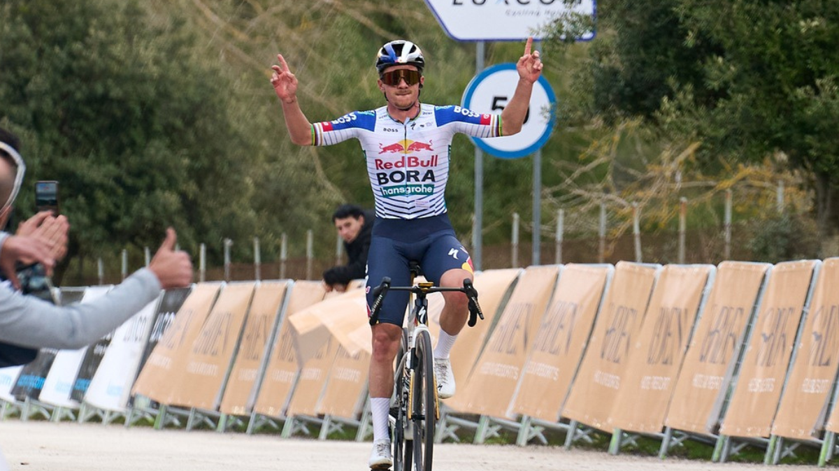 Après un raid solitaire, Remco Evenepoel s’offre le Trofeo Serra Tramuntana