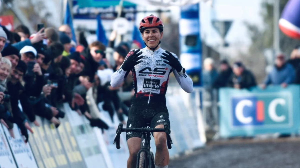 Célia Géry sacrée championne de France de cyclo-cross à Troyes (1)
