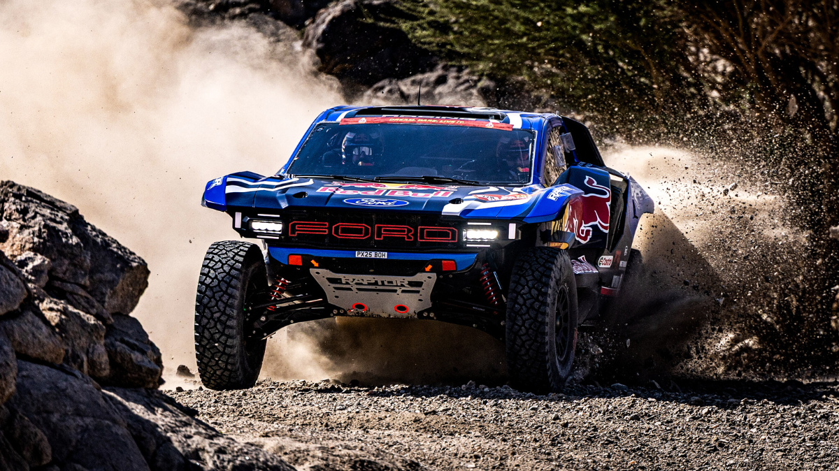 Ford roule sur la 3ème étape du Dakar en autos : Mitch Guthrie s'impose et prend la tête du général