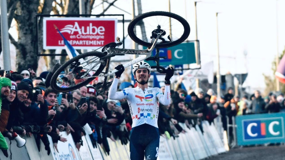 Joris Delbove champion de France de cyclo-cross à Troyes (1)