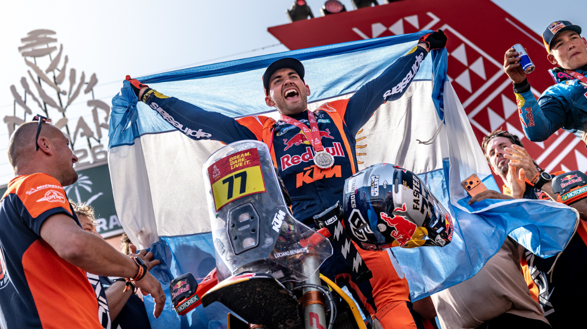Luciano Benavides renverse le Dakar en motos pour deux petites secondes !