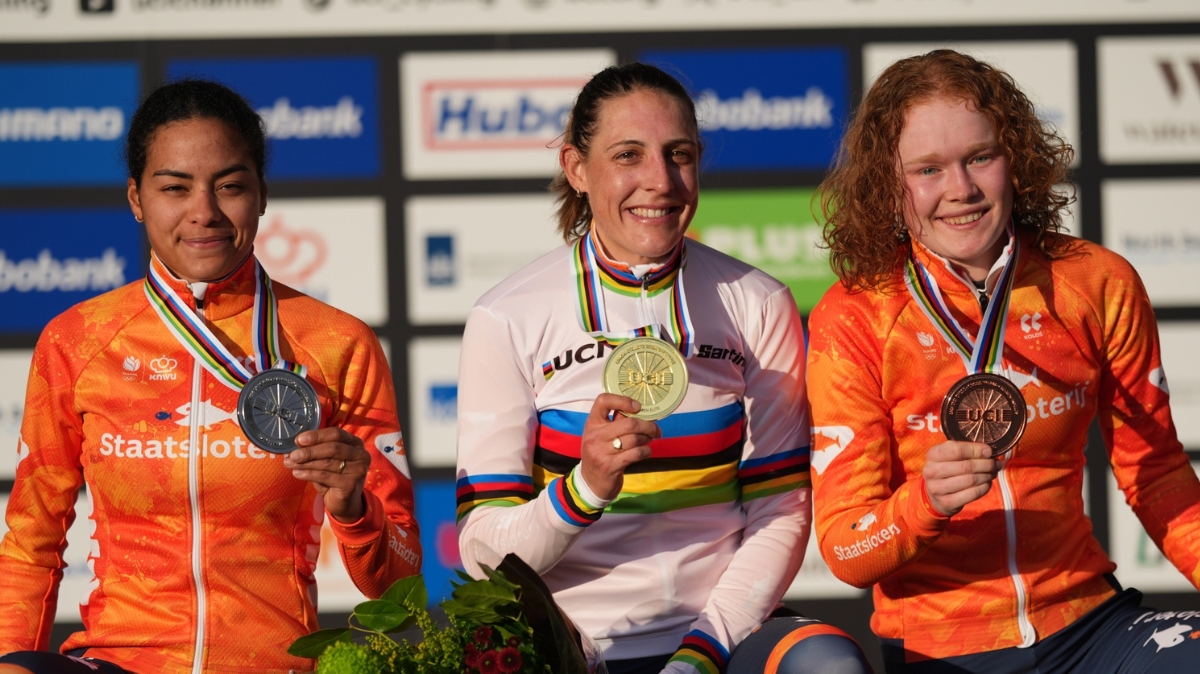 Lucinda Brand redevient championne du monde de cyclo-cross, Amandine Fouquenet seulement 5ème