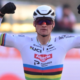 Nouvelle démonstration de Mathieu van der Poel, intouchable sur la neige de Zonhoven