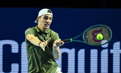 Ugo Humbert remporte un énorme combat et s'invite en finale à Adelaïde !