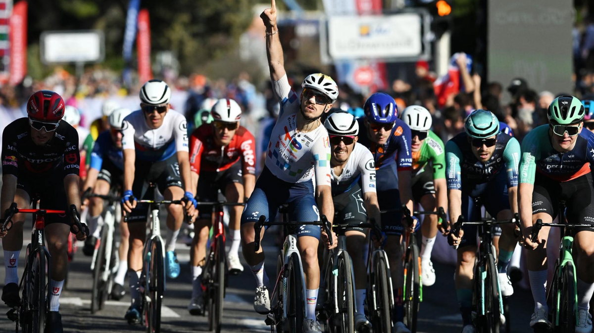 Jason Tesson s'impose de justesse au sprint sur la Classic Var 2026