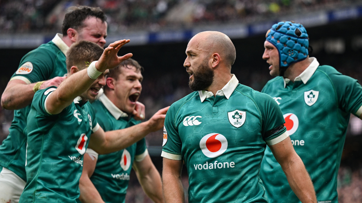 L’Irlande inflige une lourde défaite à l'Angleterre à Twickenham et reste en vie dans le 6 Nations