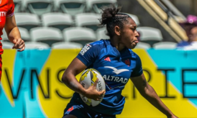 Les Bleues du rugby à 7 arrachant la troisième place sur la manche de Perth