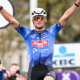 Mathieu van der Poel trop fort pour la concurrence le Néerlandais fait un numéro sur l'Omloop Nieuwsblad