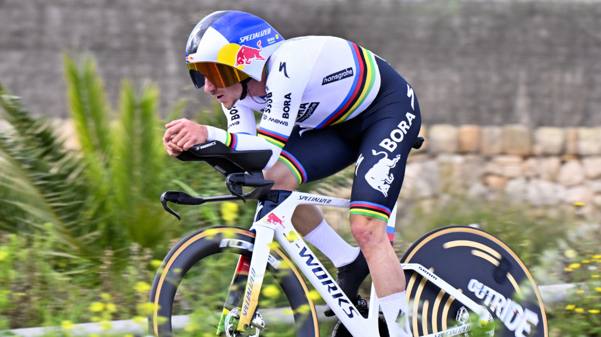 Remco Evenepoel remporte un contre-la-montre sans enjeu sur la 2ème étape du Tour de Valence