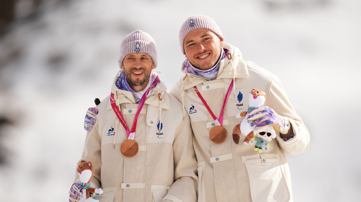 Anthony Chalençon sur le podium du 20 km libre déficients visuels le Français décroche sa première médaille aux Jeux Paralympiques de Milan-Cortina