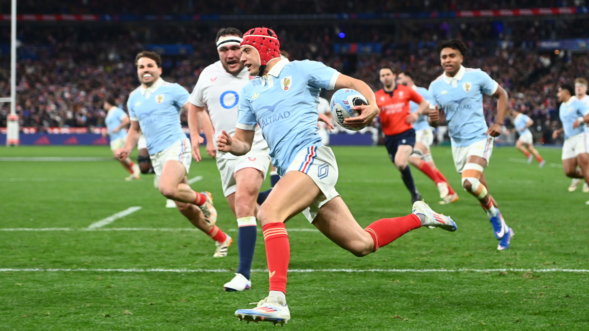 Au terme d'un match fou, le XV de France bat l'Angleterre à la sirène et arrache le Tournoi !