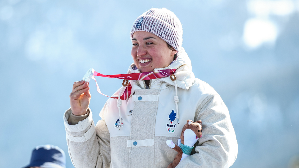 Aurélie Richard (para ski alpin) en argent sur la descente catégorie debout aux Jeux Paralympiques 2026