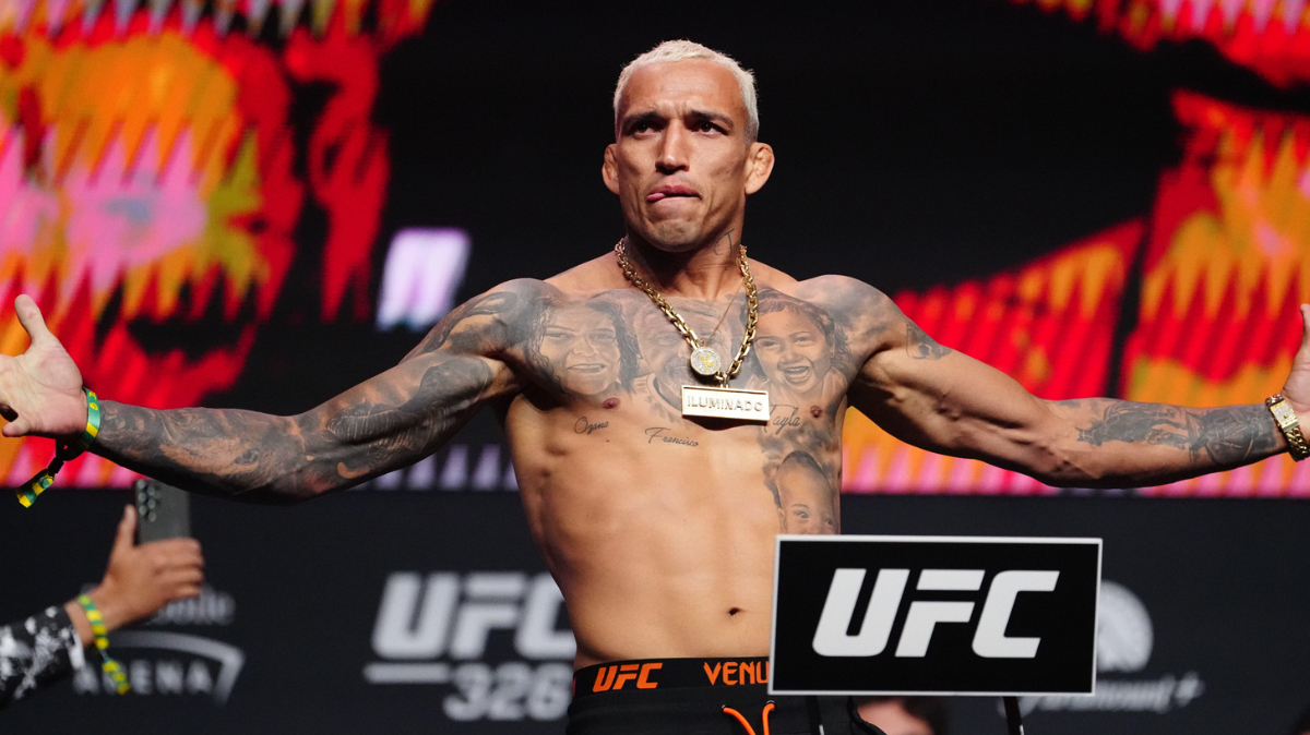 Charles Oliveira prend la ceinture BMF à Max Holloway, le résumé complet de l’UFC 326