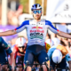 Jordi Meeus surclasse ses adversaires au sprint sur Le Samyn, Wout Van Aert encore malchanceux