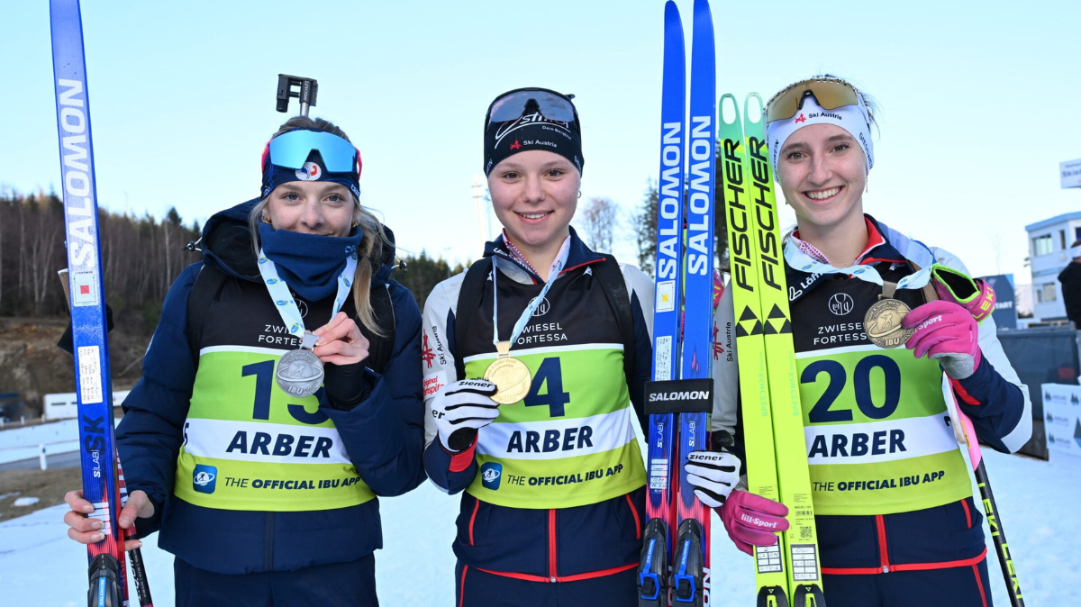 La Française Adèle Ouvrier-Buffet vice-championne du monde jeunes de la mass start 60, Selina Ganner se pare d'or (2)