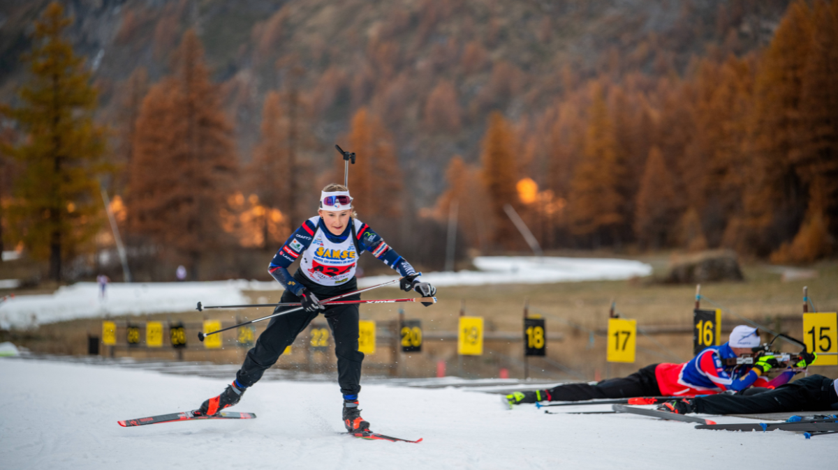 Le relais mixte juniors français de biathlon va chercher le bronze aux Mondiaux, la Lettonie triomphe