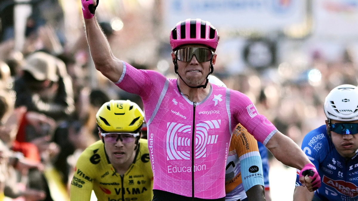 Luke Lamperti remporte la première étape de Paris-Nice au terme d'un sprint décousu