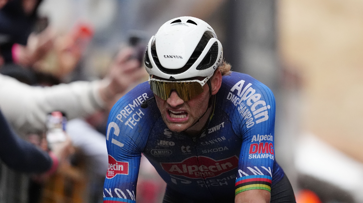 Mathieu van der Poel remporte la 2ème étape de Tirreno-Adriatico au terme d'un final dantesque
