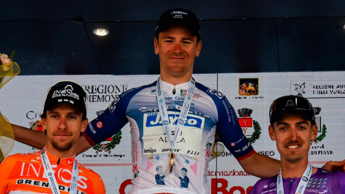 Mauro Schmid coiffe Axel Laurance et fait coup double sur la dernière étape de la Semaine Coppi et Bartali