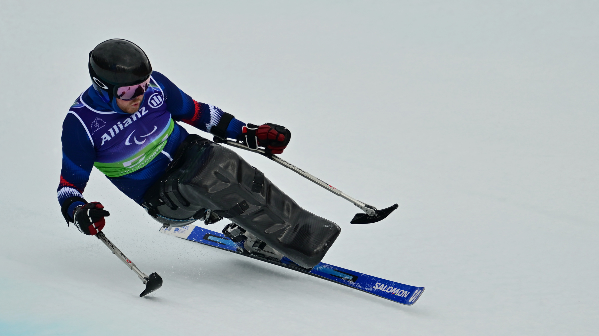 Renè De Silvestro champion paralympique du géant assis en para ski alpin, les Français ne finissent pas