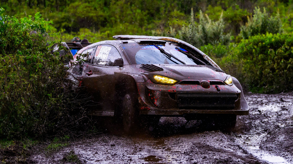 Takamoto Katsuta passe entre les gouttes pour prendre la tête du Rallye du Kenya, Adrien Fourmaux 2ème