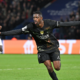Un Paris Saint-Germain spectaculaire étrille Chelsea et met un pied en quarts de Ligue des champions