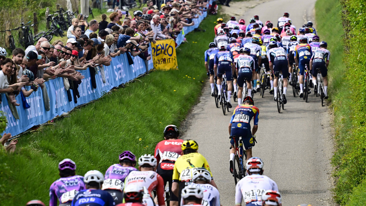 Amstel Gold Race 2026 découvrez le parcours détaillé et le profil avec les 33 monts et un final explosif au Cauberg