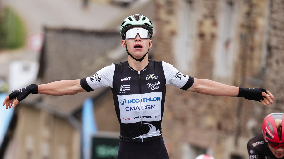 Coup double pour Aubin Sparfel sur la 5ème étape du Tour de Bretagne la victoire et le maillot jaune (1)